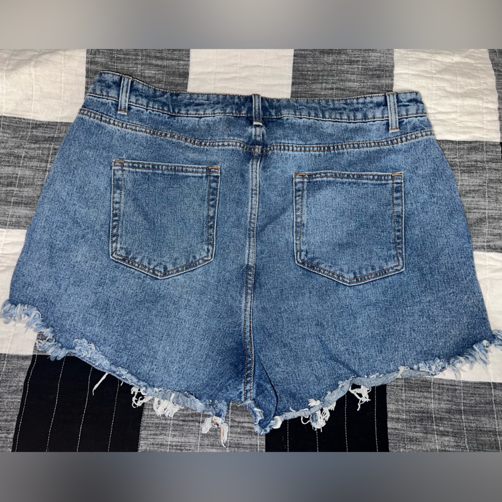 Wild Fable High Rise Shorts - Picture 2 of 5